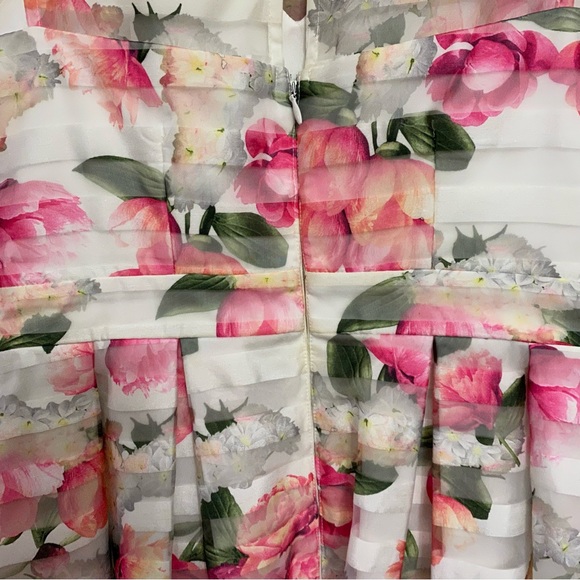 Lipsy London Floral Dress - Picture 8 of 16